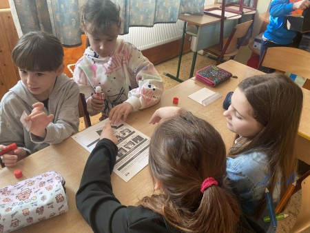 Pénz7 az iskolában